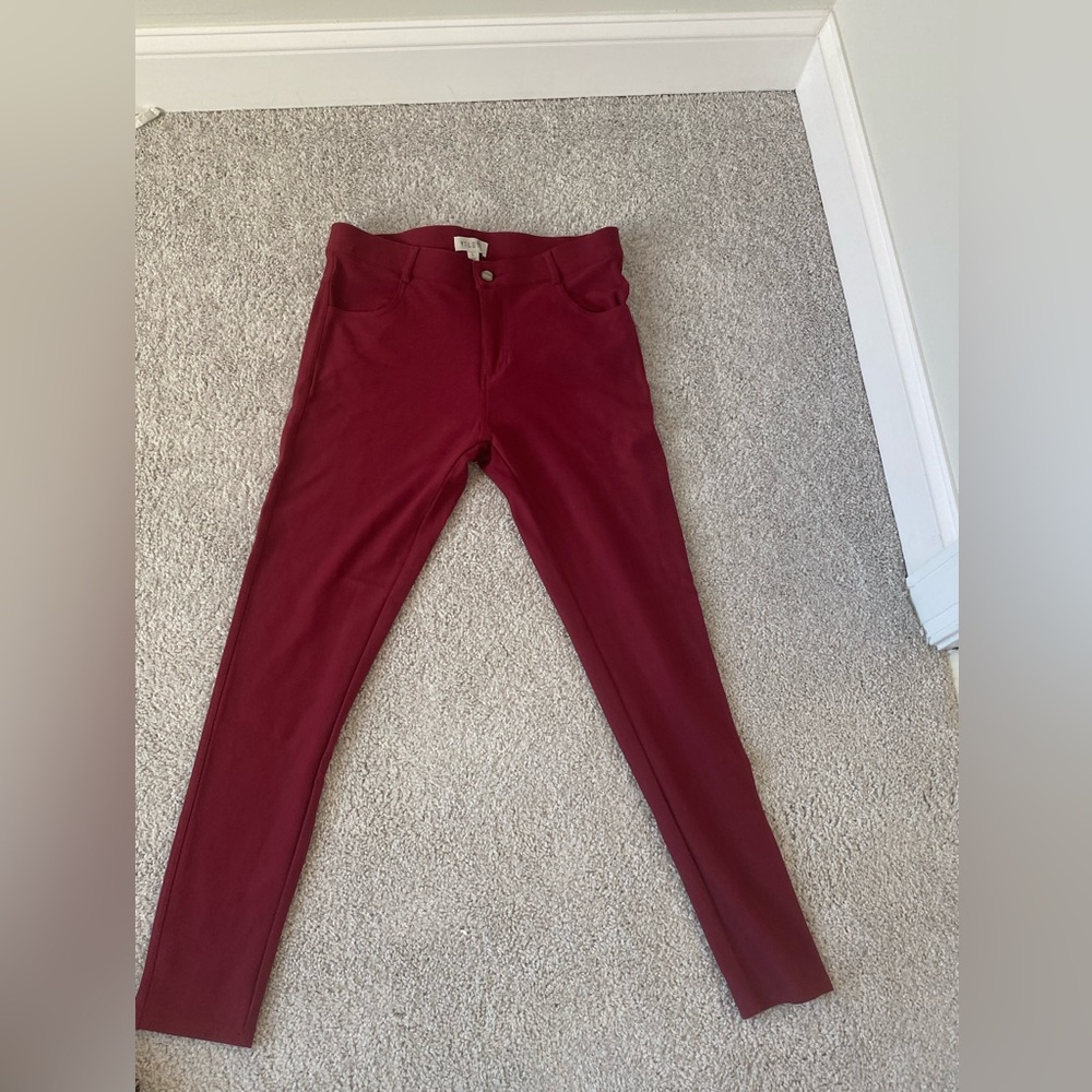 Reddish colored leggins